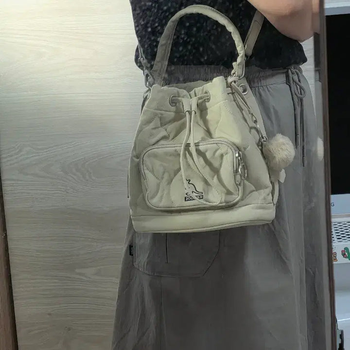 [BUNJANG] Kangol Q-B Quilted Bucket Bag (Ivory) / 캉골 Q-B 퀼팅 버킷백 복조리백 2way (아이보리)