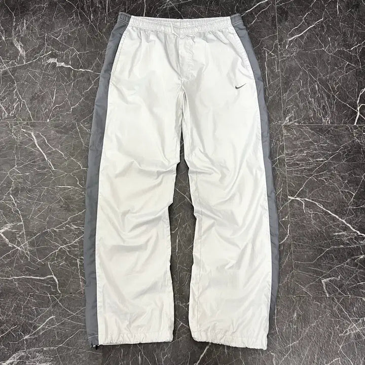 [SOLD OUT] 나이키 스루시 파이핑 스트레이트 트랙팬츠