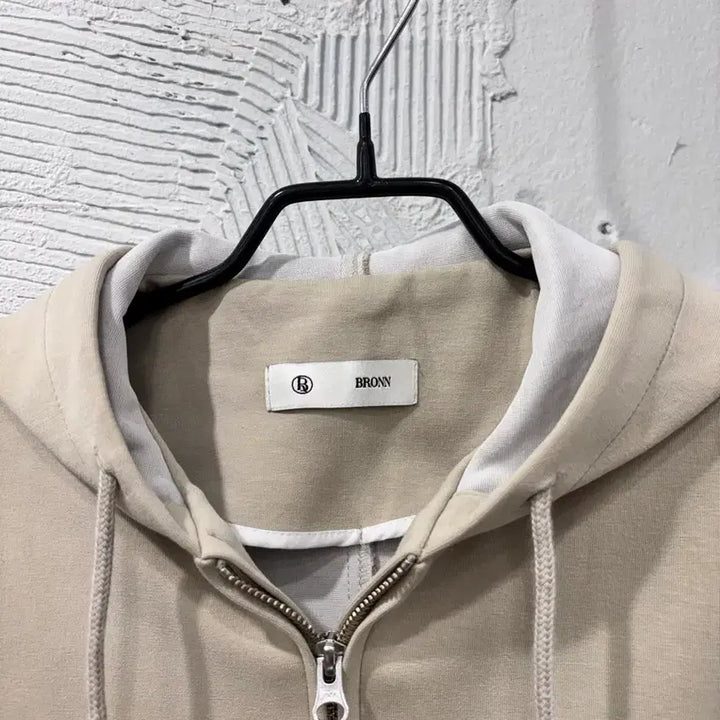 [BUNJANG] Bron Beige Cropped Hooded Zip-Up Jacket / 브론 후드 집업