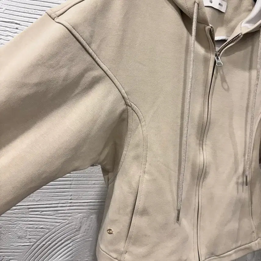 [BUNJANG] Bron Beige Cropped Hooded Zip-Up Jacket / 브론 후드 집업