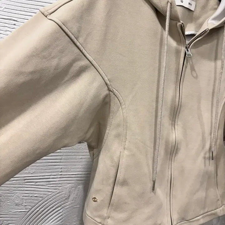 [BUNJANG] Bron Beige Cropped Hooded Zip-Up Jacket / 브론 후드 집업