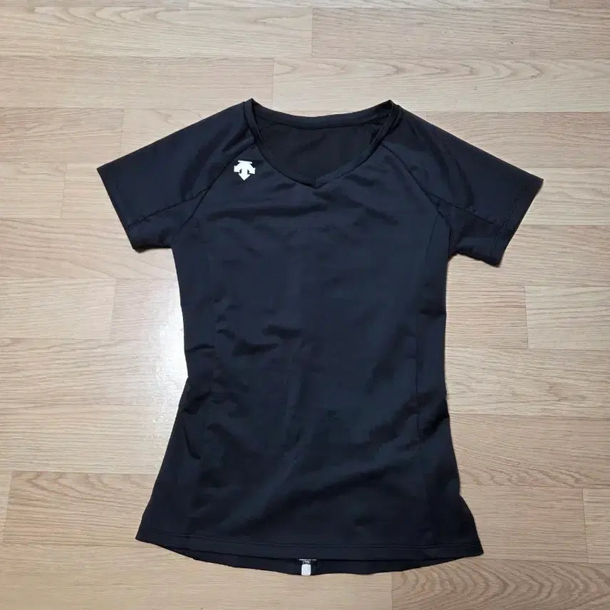 [SOLD OUT] 데상트 기능성 반팔티 S(90)