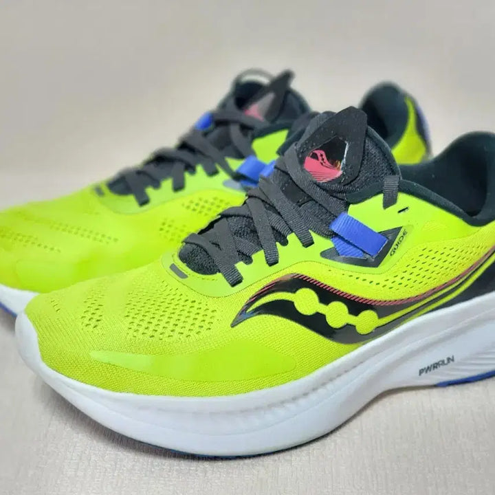 [BUNJANG] Saucony Guide 15 Running Shoes / 써코니 가이드 15 러닝화 형광 250mm