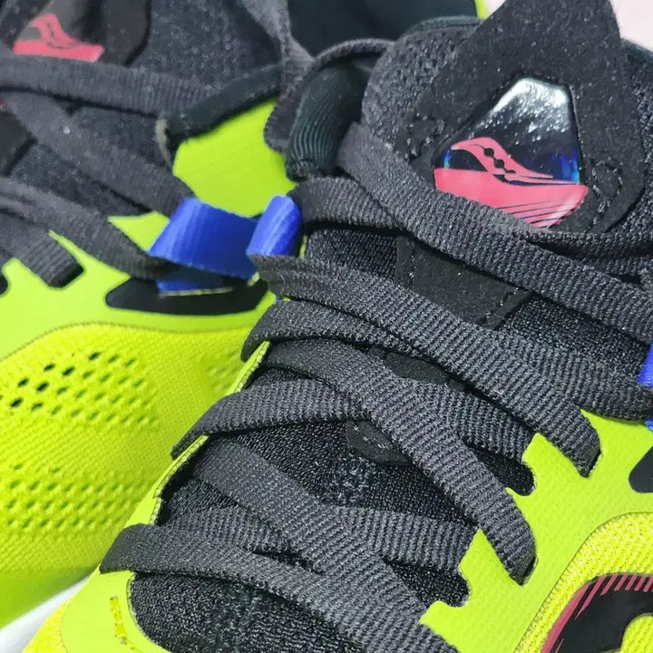 [BUNJANG] Saucony Guide 15 Running Shoes / 써코니 가이드 15 러닝화 형광 250mm