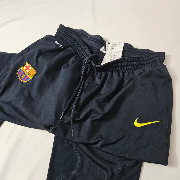 [BUNJANG] Nike FC Barcelona Track Pants Training Pants (M) / 나이키 FC 바르셀로나 유니폼 트랙팬츠 바지 트레이닝 바지 M 정품