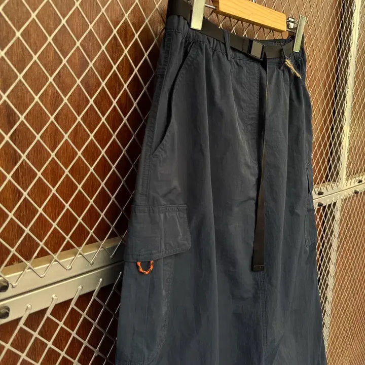 [BUNJANG] Eddie Bauer Navy Windbreaker Nylon Long Skirt / 에디바우어 네이비 원드브레이커 나일론 밴딩 롱 스커트 L