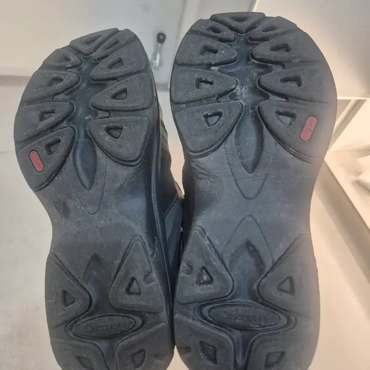 [BUNJANG] Discovery Wave Sandy Black Sneakers / 디스커버리 웨이브 샌디 블랙 270사이즈