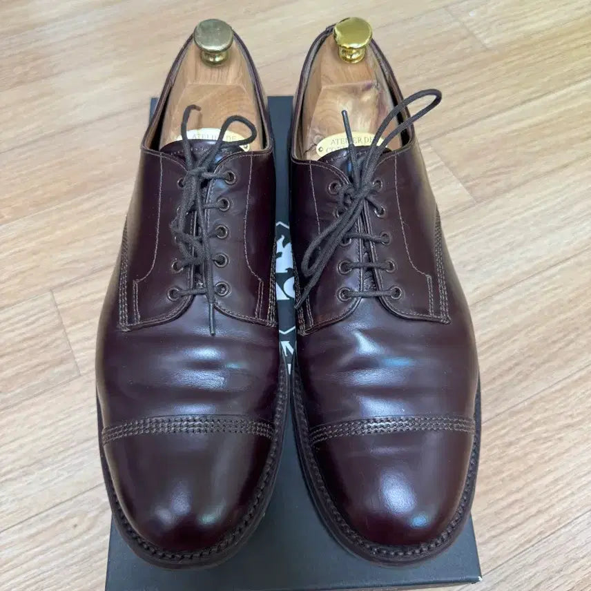 [SOLD OUT] [UK9] 샌더스 밀리터리 더비 버건디 1128R