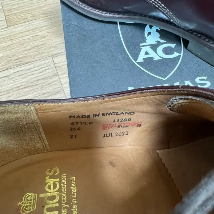 [SOLD OUT] [UK9] 샌더스 밀리터리 더비 버건디 1128R