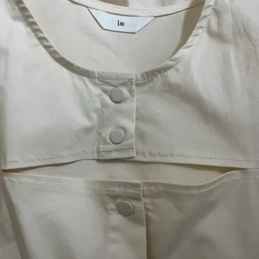 [BUNJANG] Le Slit Detail Blouse / le 트임 블라우스