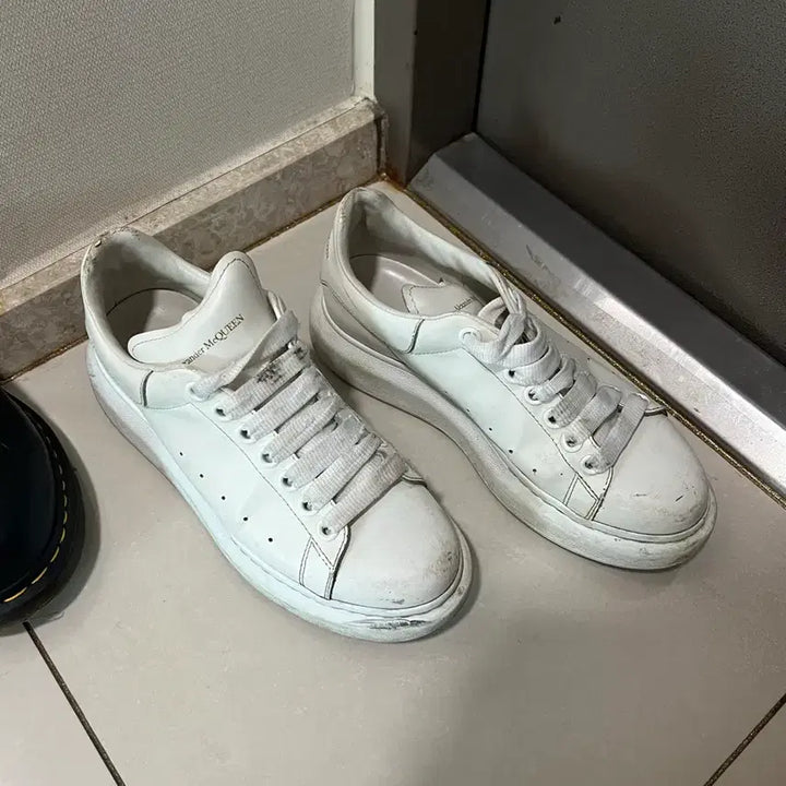 [BUNJANG] Alexander McQueen White Sneakers / 가격제시 알렉산더맥퀸 화이트 245 정품