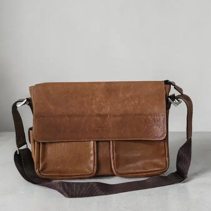 [BUNJANG] Esquire Vintage Leather Crossbody Bag / 에스콰이어 빈티지 통가죽 크로스백