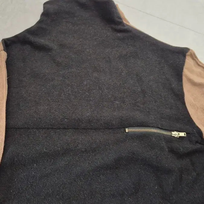 [SOLD OUT] 겨울 긴팔티 2장