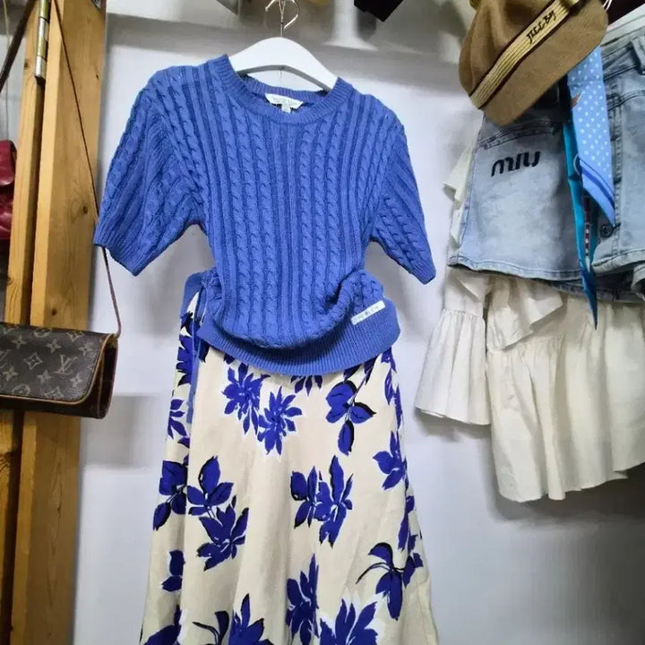 [BUNJANG] Thursday Island Summer Knit Top / 써스데이아일랜드 언발 여름니트
