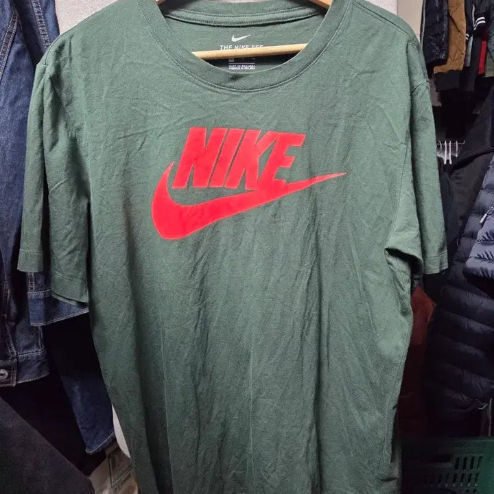 [BUNJANG] Nike Big Logo Green T-Shirt / 나이키 빅로고 반팔 티셔츠 그린