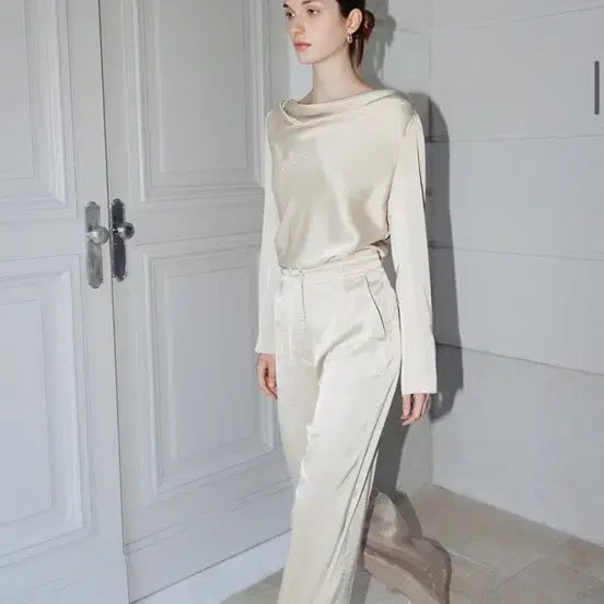[BUNJANG] Bride And You Satin Blouse (Beige) / 브라이드앤유 사틴 블라우스 (베이지,1)