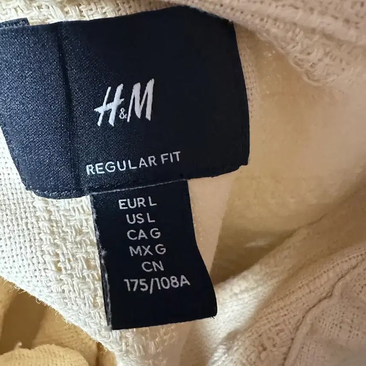 [BUNJANG] H&amp;M Textured Camp Shirt (105) / 에이치엔앰 H&amp;M 남성 텍스쳐 캠프 셔츠 레귤러핏 (105)