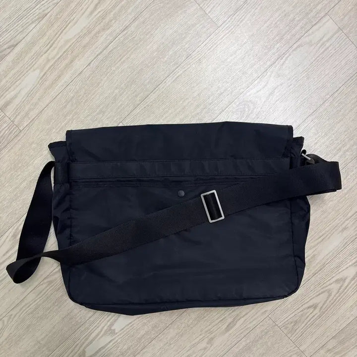 [BUNJANG] Covernat Contempo Messenger Bag Black / 커버낫 컨테포 메신저백 블랙