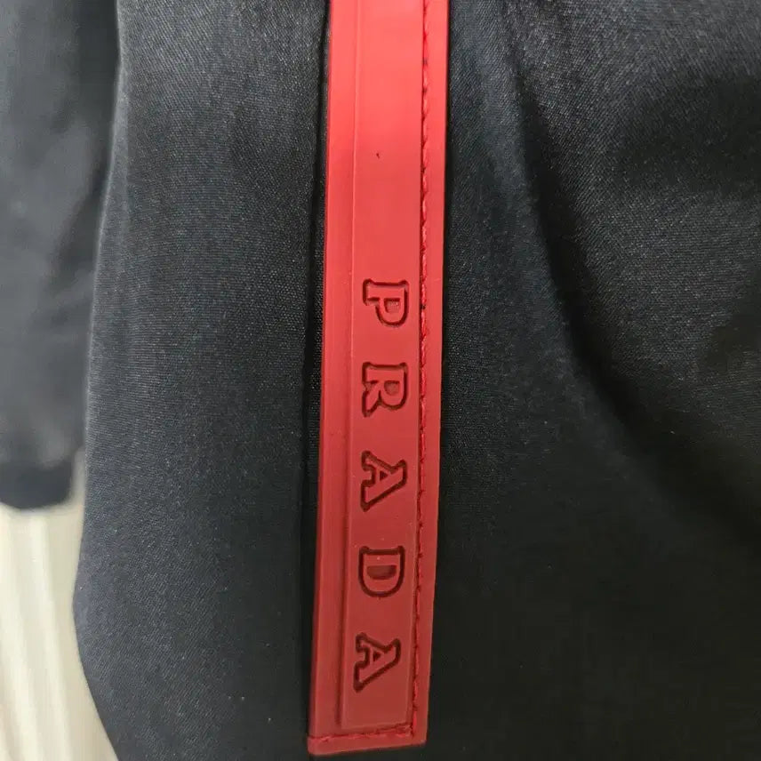 [BUNJANG] Prada Black Hooded Windbreaker Jacket / 프라다 블랙 후드 바람막이 점퍼