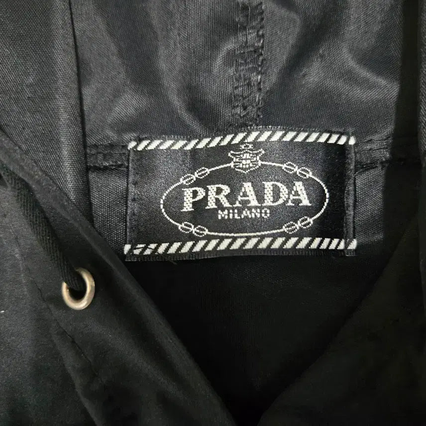 [BUNJANG] Prada Black Hooded Windbreaker Jacket / 프라다 블랙 후드 바람막이 점퍼