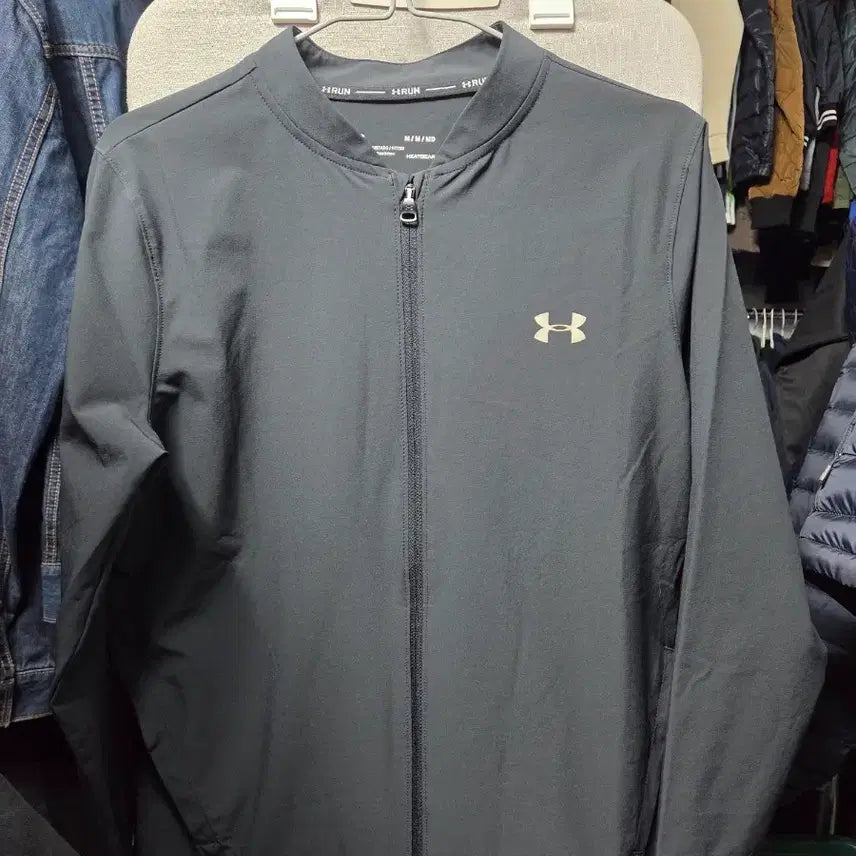 [BUNJANG] Under Armour Running Windbreaker (Black, M) / 언더아머 블랙 런닝 바람막이 M사이즈