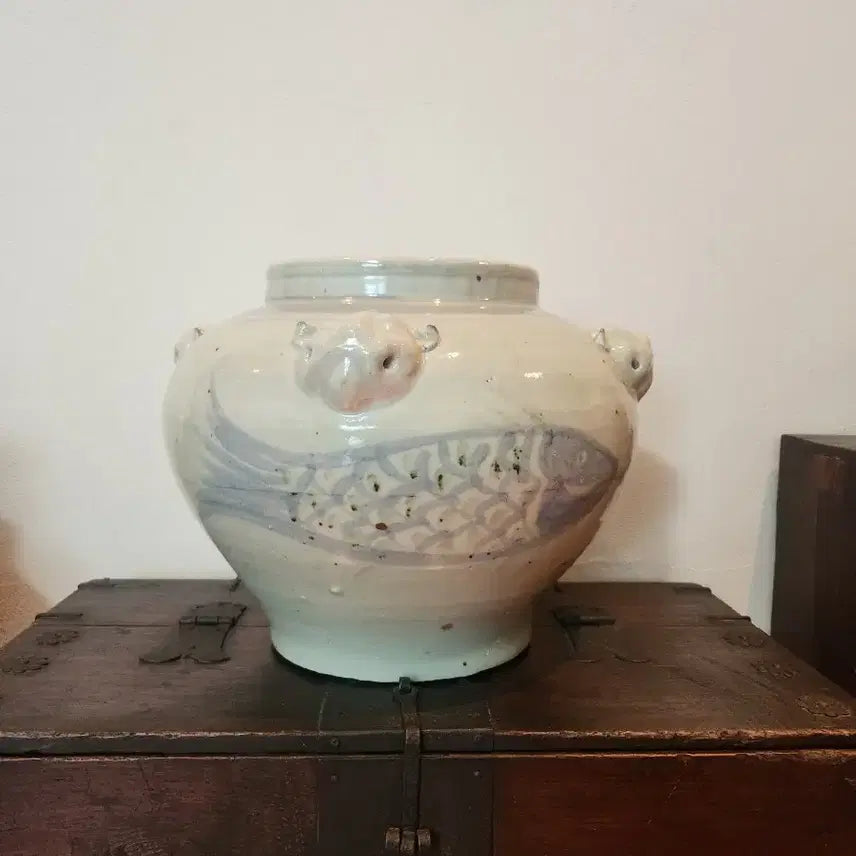 [BUNJANG] Celadon Porcelain Four-Eared Fish Motif Large Vase / 청화백자 사귀 어문 대호