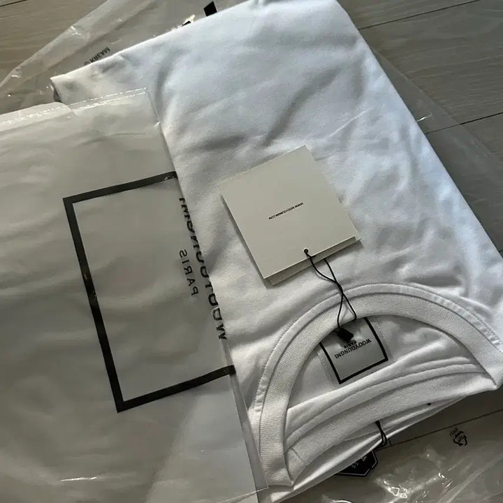 [BUNJANG] Wooyoungmi Flower Printed Short Sleeve T-shirt White / 우영미 플라워 프린팅 반팔 티셔츠 화이트 새상품