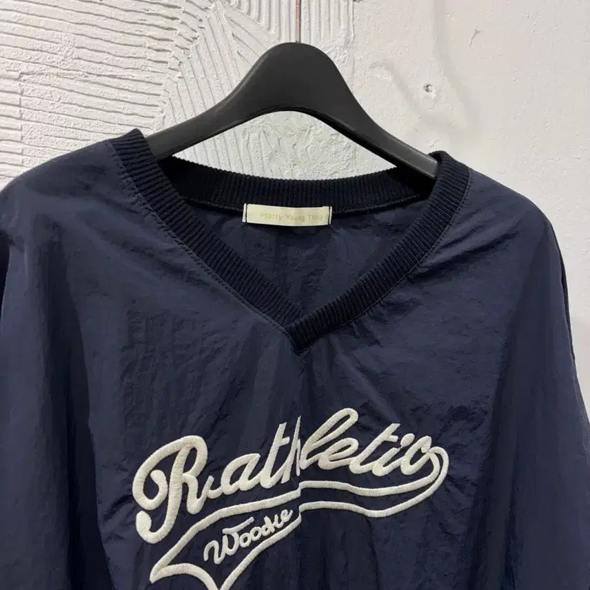 [BUNJANG] Pretty Young Thing V-Neck Nylon T-shirt / 프리티영띵 브이넥 바스락티