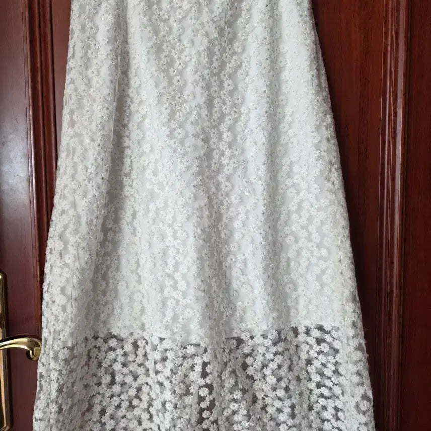 [BUNJANG] White Floral Lace Long Skirt / 화이트 플라워 레이스 스커트