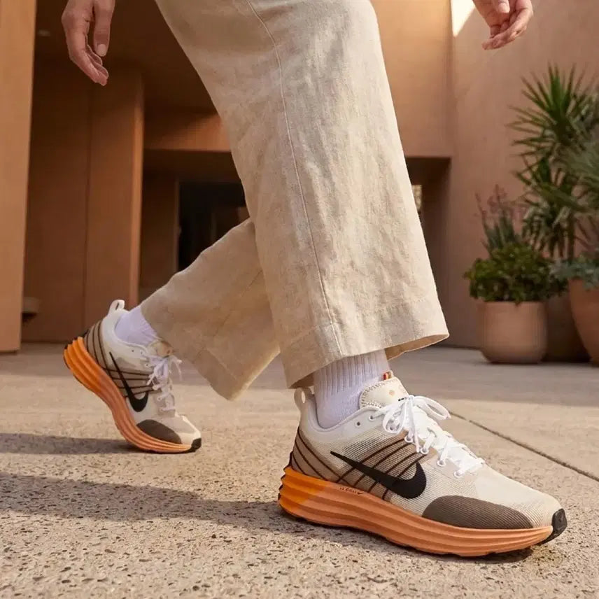 [BUNJANG] Nike Lunar Roam Summit White Coconut Milk Sneakers / 나이키 루나 롬 서밋 화이트 코코넛 밀크 285