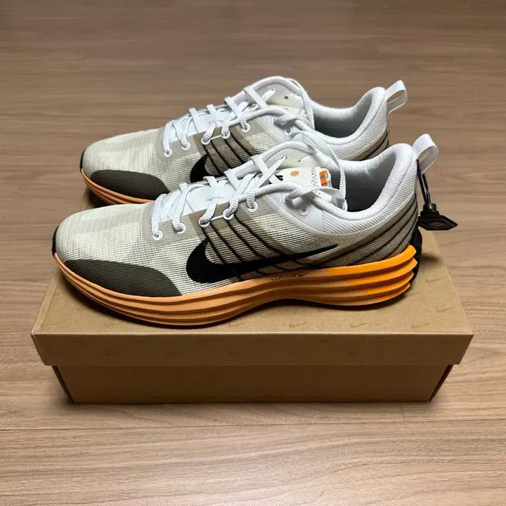 [BUNJANG] Nike Lunar Roam Summit White Coconut Milk Sneakers / 나이키 루나 롬 서밋 화이트 코코넛 밀크 285