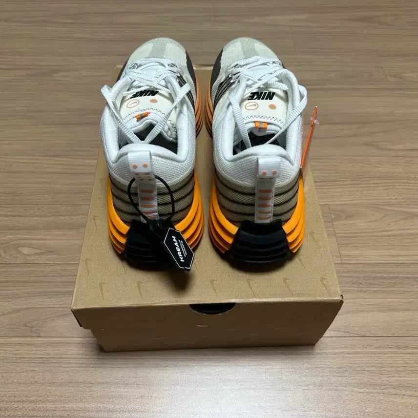 [BUNJANG] Nike Lunar Roam Summit White Coconut Milk Sneakers / 나이키 루나 롬 서밋 화이트 코코넛 밀크 285