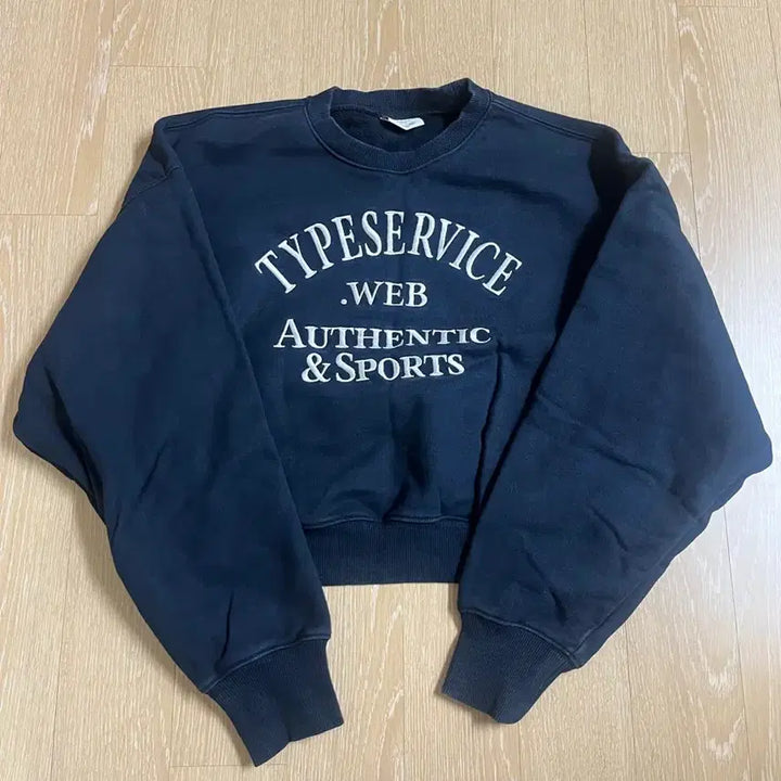 [BUNJANG] Type Service Navy Embroidered Logo Sweatshirt / 타입서비스 맨투맨