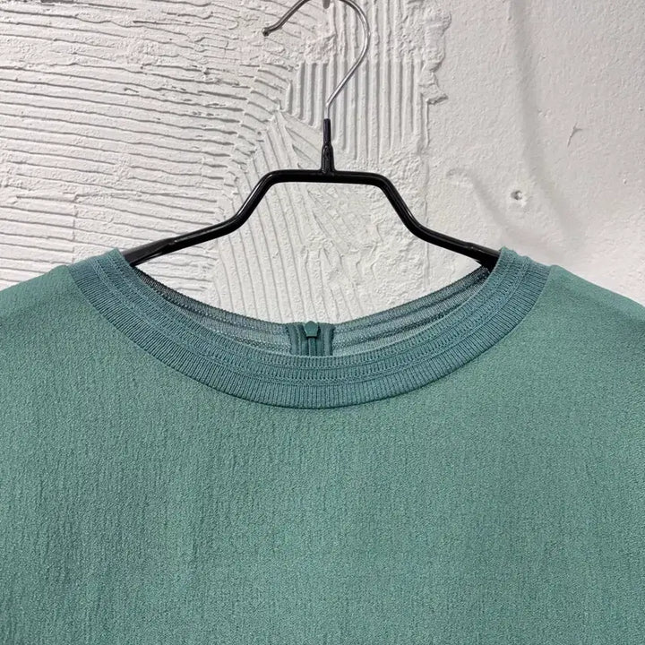 [BUNJANG] PRENDANG Loose Fit Green Short Sleeve Top / 쁘렝땅 루즈핏 그린 반팔탑