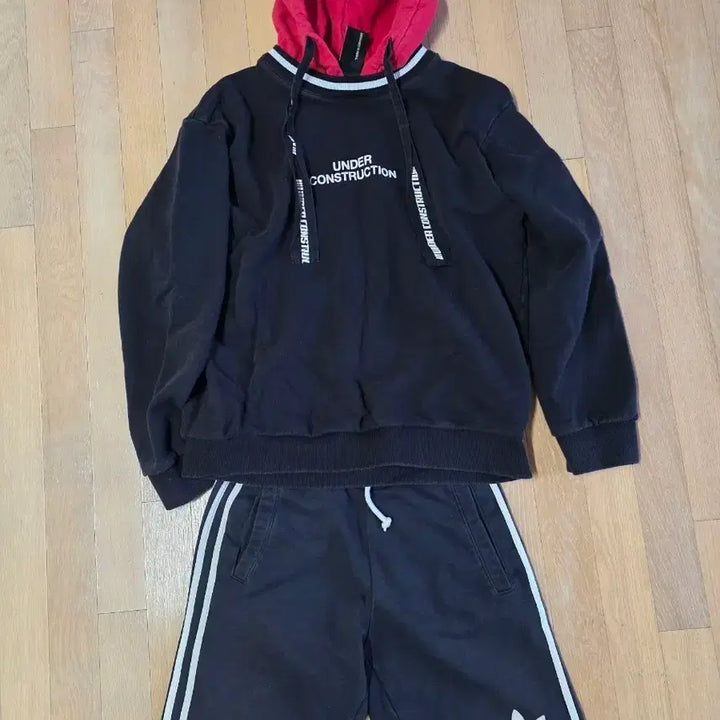 [BUNJANG] Black Red Hooded Sweatshirt / ㅋㅋㅋ 블랙 레드 후드티 100 fun follows function