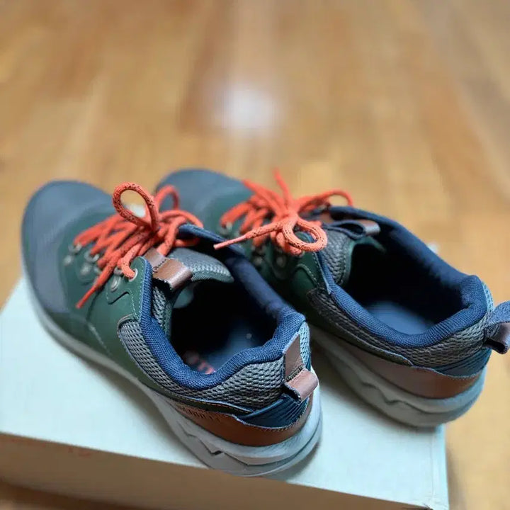 [BUNJANG] Green/Brown Hiking Sneakers / 그린/브라운 트레킹화 운동화