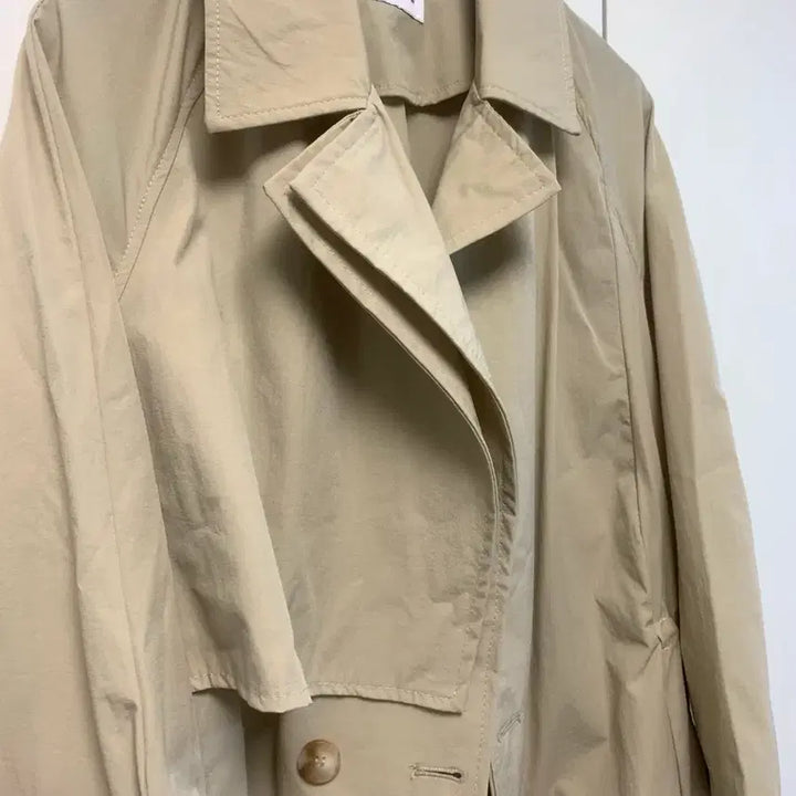 [BUNJANG] JEIKKI Beige Short Trench Jacket / JEIKKI 브랜드의 베이지 색상 숏 트렌치 자켓