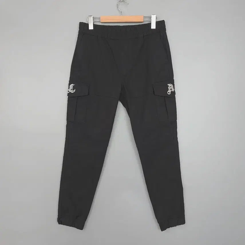 [BUNJANG] NBA Embroidered Street Jogger Pants Black (30) / NBA 앤비에이 스트릿 자수 조거팬츠 블랙 76 (30)
