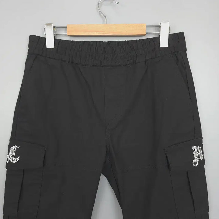 [BUNJANG] NBA Embroidered Street Jogger Pants Black (30) / NBA 앤비에이 스트릿 자수 조거팬츠 블랙 76 (30)