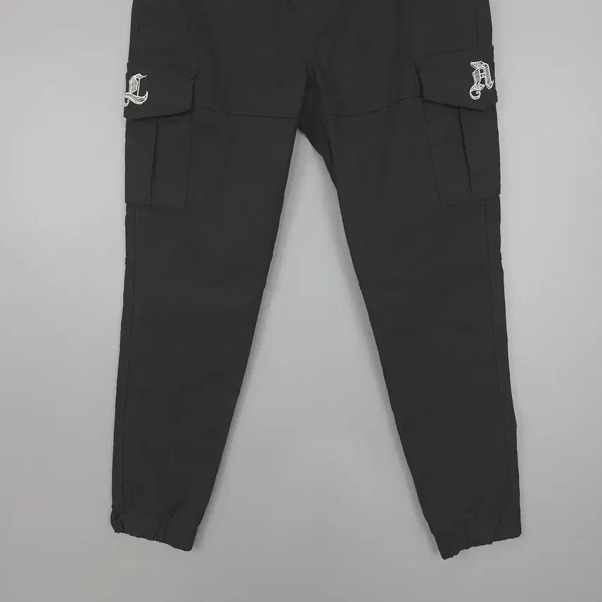 [BUNJANG] NBA Embroidered Street Jogger Pants Black (30) / NBA 앤비에이 스트릿 자수 조거팬츠 블랙 76 (30)