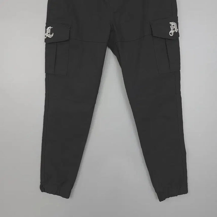 [BUNJANG] NBA Embroidered Street Jogger Pants Black (30) / NBA 앤비에이 스트릿 자수 조거팬츠 블랙 76 (30)