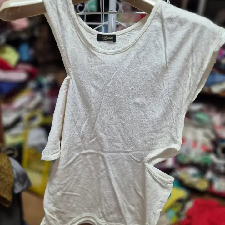 [BUNJANG] Sarahk White Cutout Short Sleeve T-shirt / Sarahk 화이트 컷아웃 반팔 티셔츠 일본