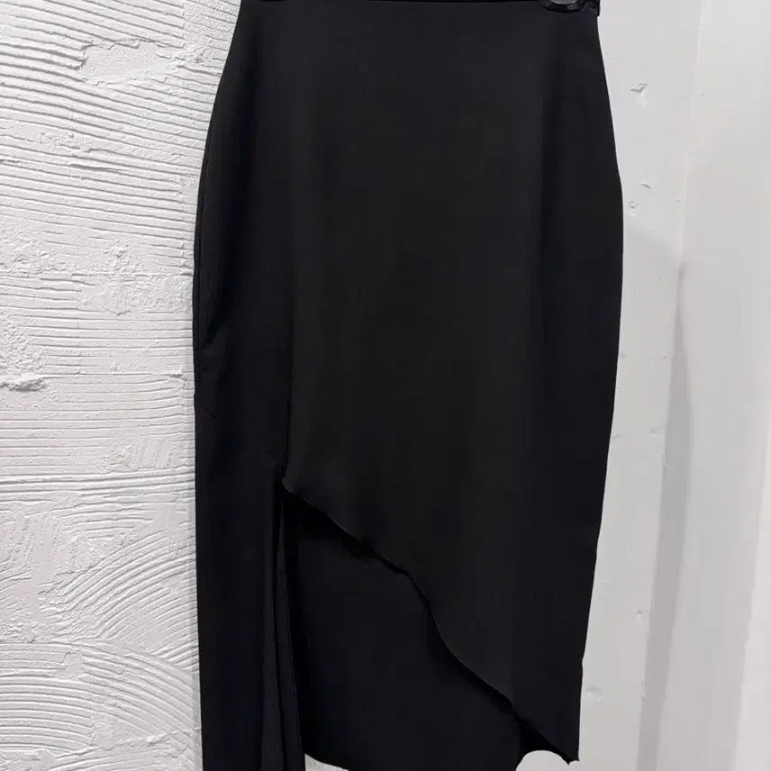 [SOLD OUT] 페이퍼문 커팅디자인 블랙 스커트