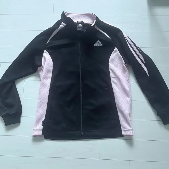 [BUNJANG] Adidas Strawberry Milk Black Jersey Vintage Jersey / 대대장 아디다스 딸기우유 블랙 져지 아디다스 져지 빈티지 엣팃시