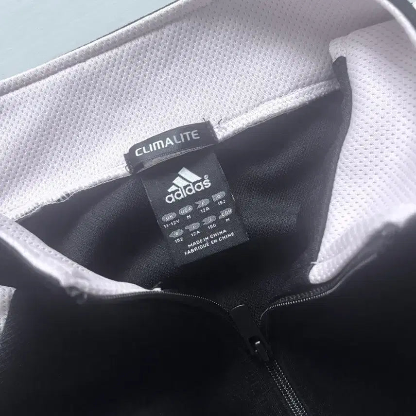 [BUNJANG] Adidas Strawberry Milk Black Jersey Vintage Jersey / 대대장 아디다스 딸기우유 블랙 져지 아디다스 져지 빈티지 엣팃시