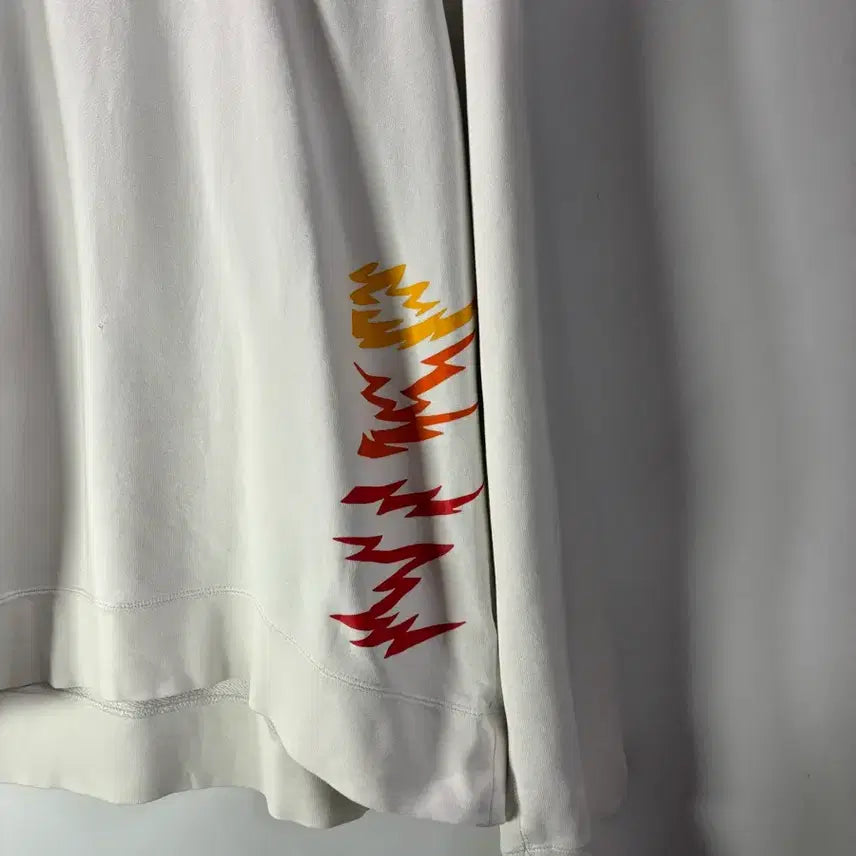 [BUNJANG] Nike NSW Graffiti Print Sweatshirt (XL) / [XL] 나이키 NSW 그래피티 프린팅 맨투맨2.9