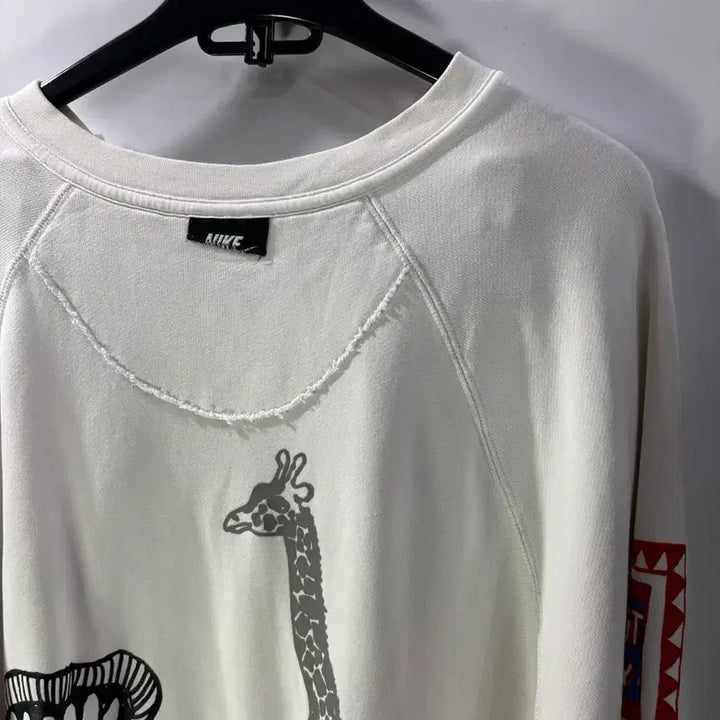 [BUNJANG] Nike NSW Graffiti Print Sweatshirt (XL) / [XL] 나이키 NSW 그래피티 프린팅 맨투맨2.9