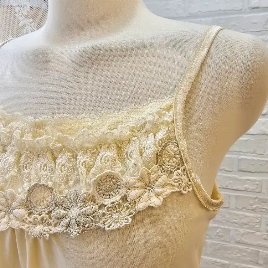 [BUNJANG] Axispharm Frill Trimmed Tank Top / 악시즈팜 프릴장식 나시