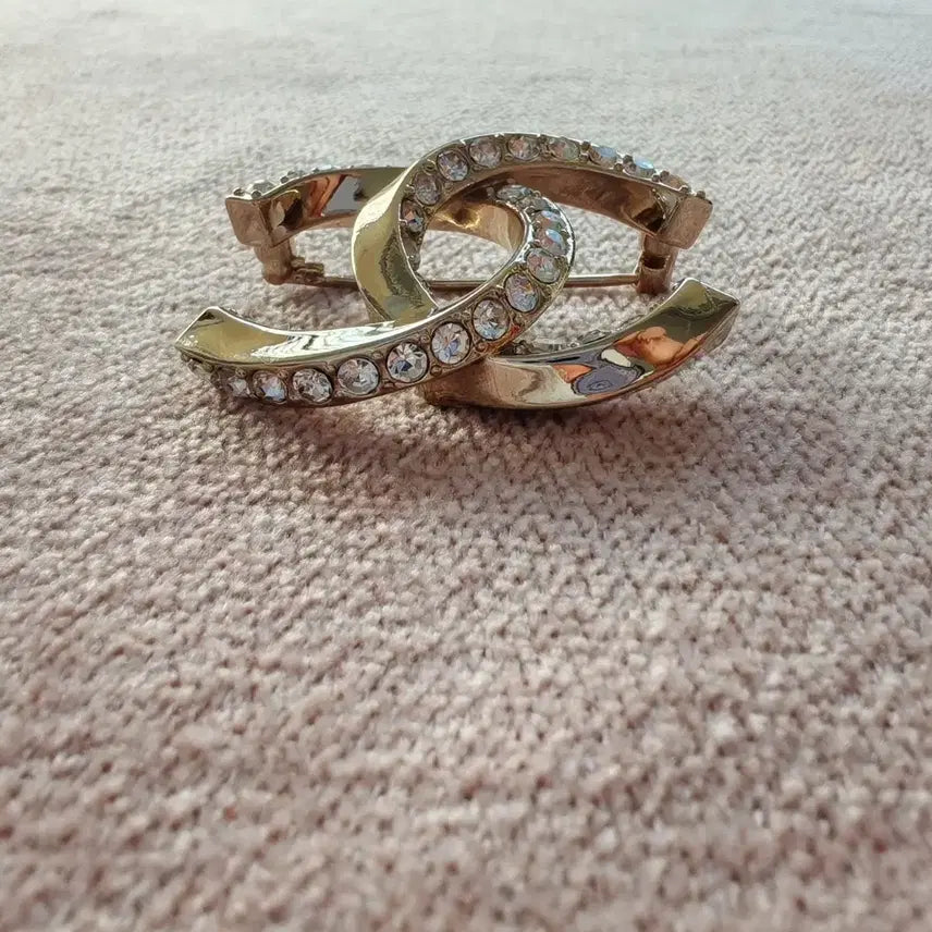 [BUNJANG] CHANEL Coco Mark Rhinestone Brooch / 샤넬 CHANEL 브로치 코사주 골드 코코마크 라인스톤