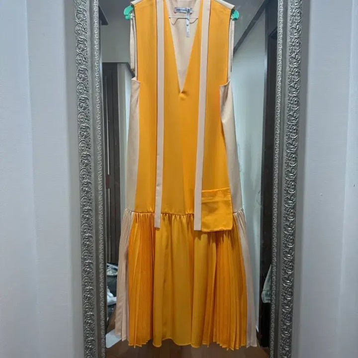 [SOLD OUT] 럭키슈에뜨 원피스 LFDA-M20600-01 36사이즈 옐로우